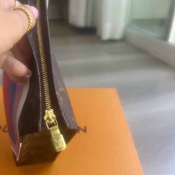 Louis Vuitton toiletry 26 Game on pouch - Picture 7 of 11